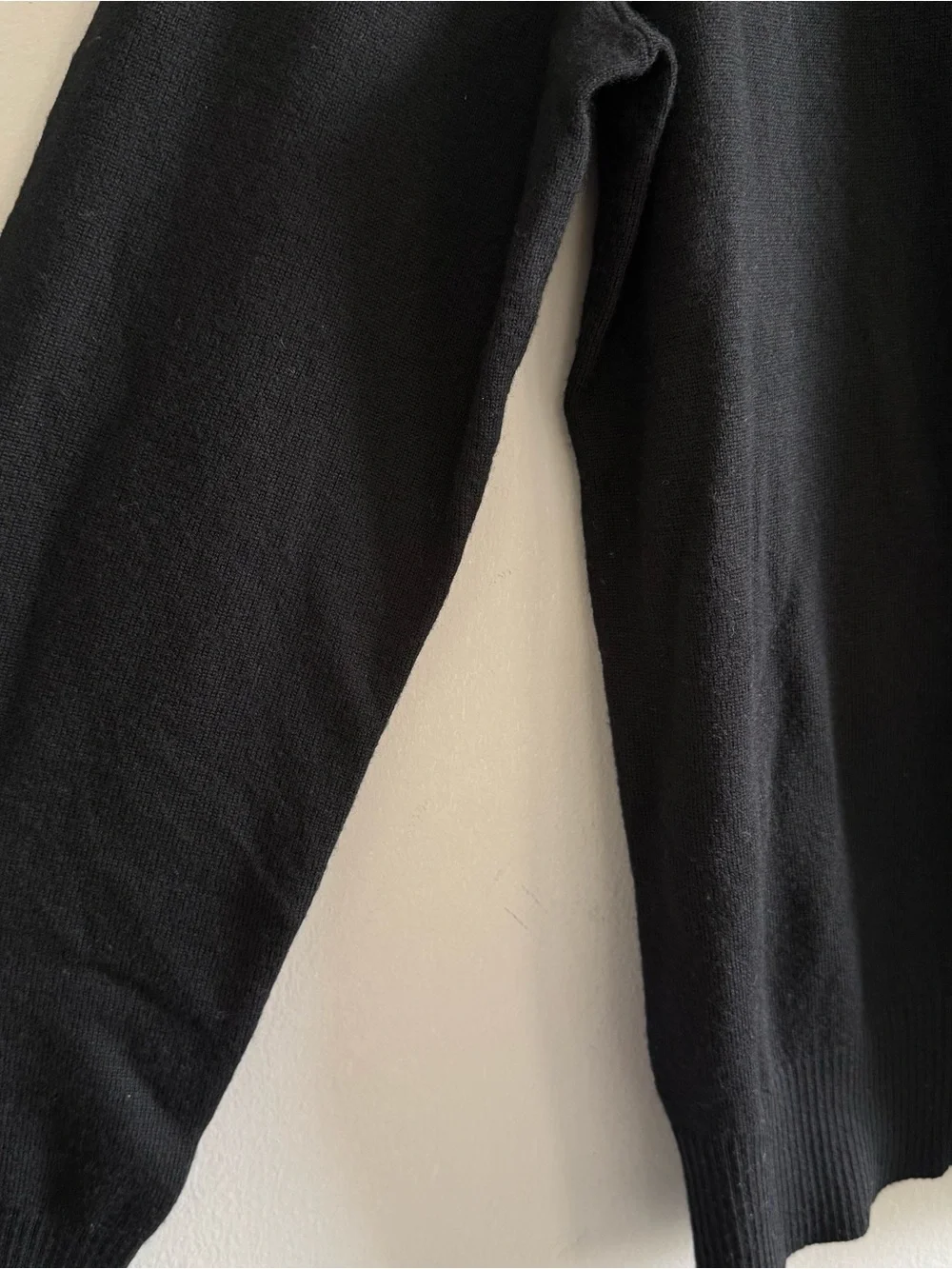 Banana Republic Men's Extra Fine Merino Wool Black Crewneck Knit Sweater Medium